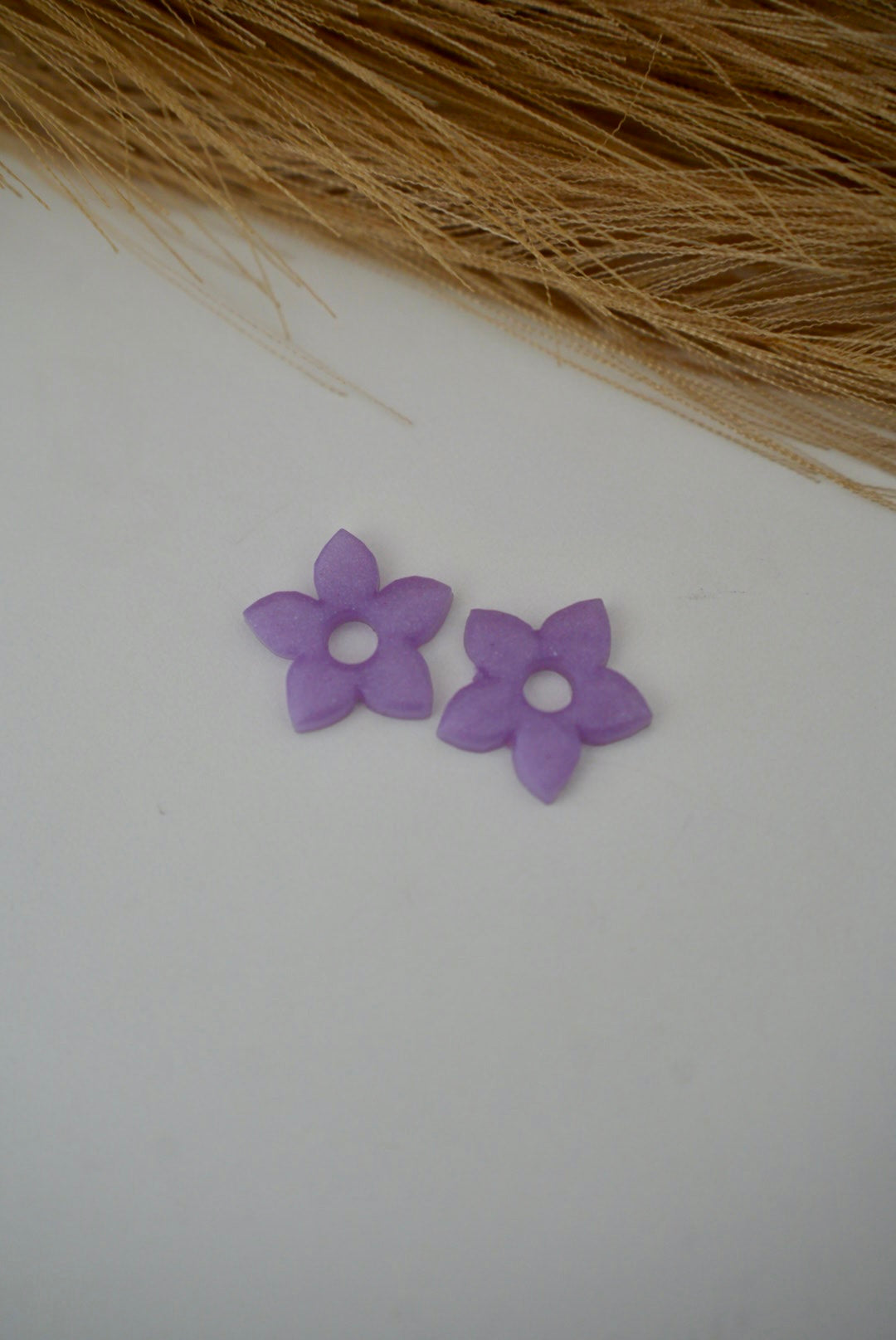 Petites pampilles fleurs violettes